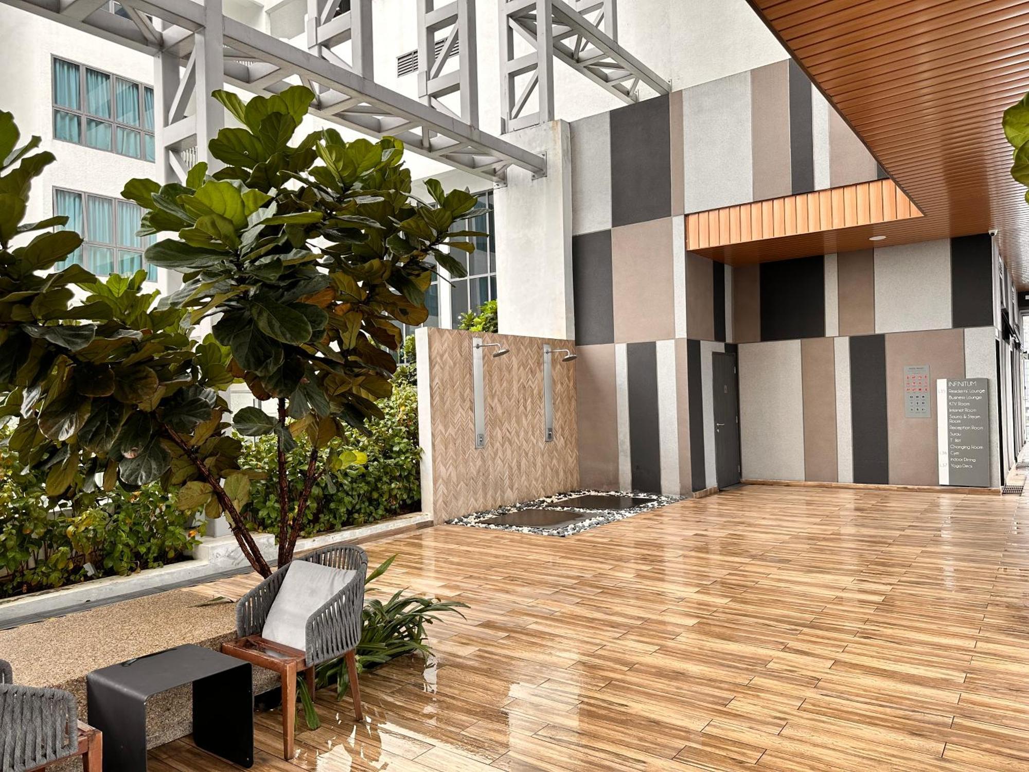 The Luxe Suites Klcc By Cozy Stay Kuala Lumpur Exterior photo